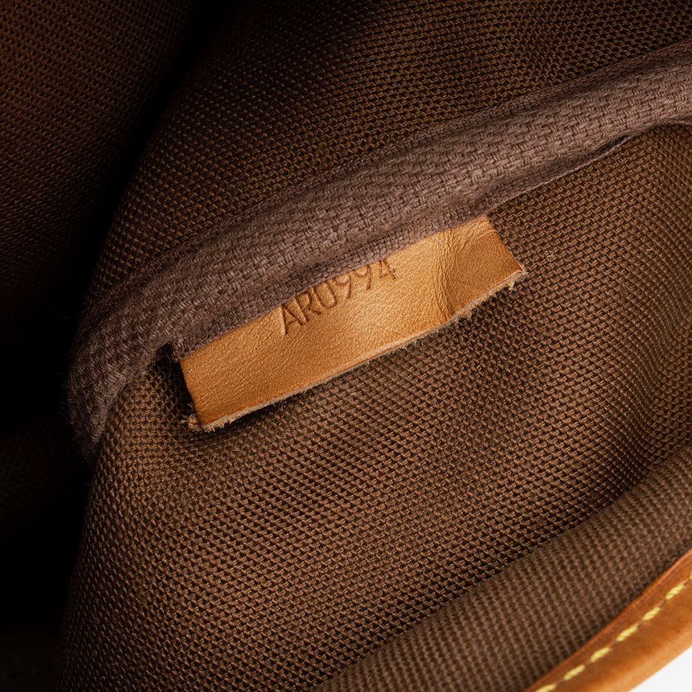 Louis Vuitton Vintage Monogram Canvas Saumur 35 Messenger Bag (SHF-18385) - Image 5