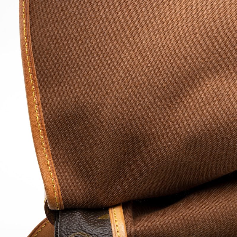 Louis Vuitton Vintage Monogram Canvas Saumur 35 Messenger Bag (SHF-20372) - Image 12