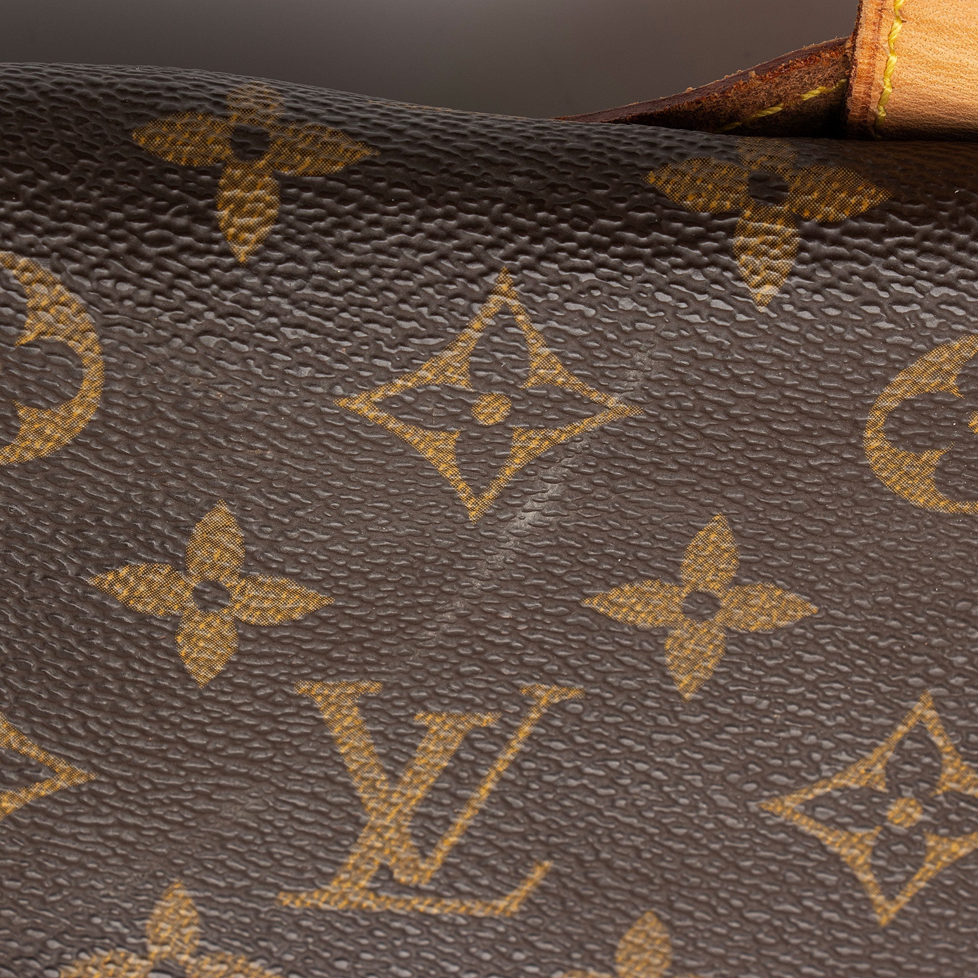 Louis Vuitton Vintage Monogram Canvas Saumur 35 Messenger Bag (SHF-523WYh) - Image 10