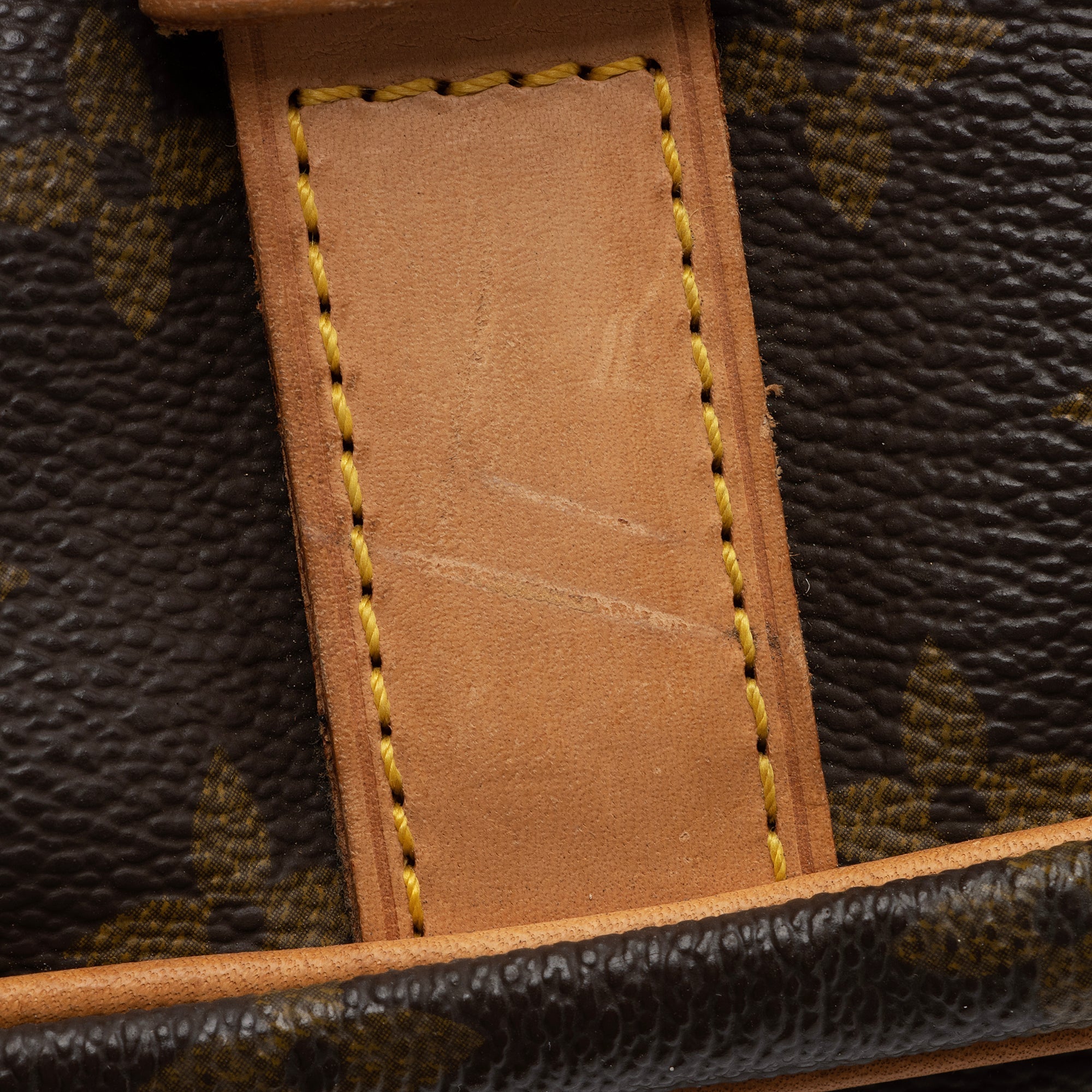 Louis Vuitton Vintage Monogram Canvas Saumur 35 Messenger Bag (SHF-sIW7oS) - Image 11
