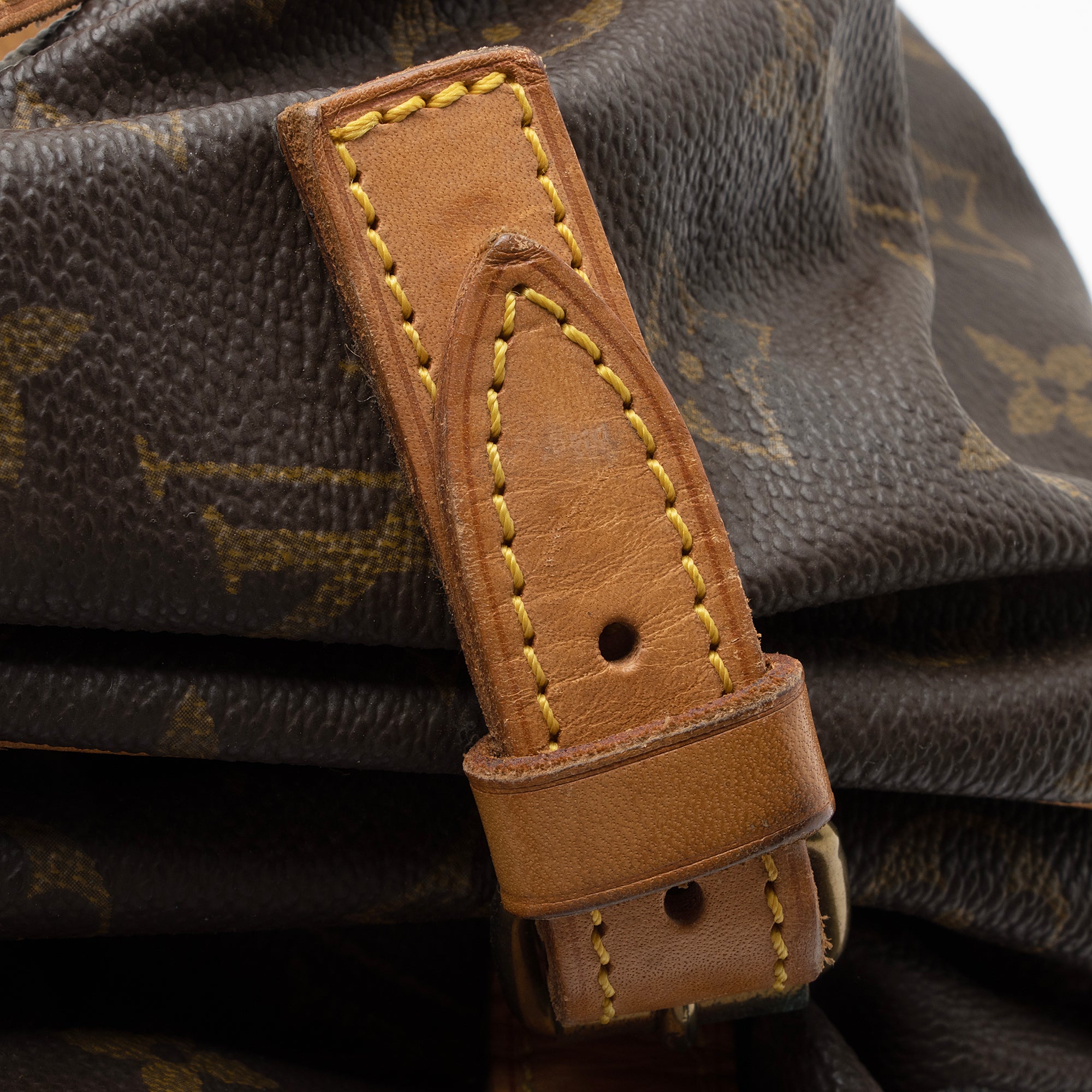 Louis Vuitton Vintage Monogram Canvas Saumur 35 Messenger Bag (SHF-sIW7oS) - Image 13