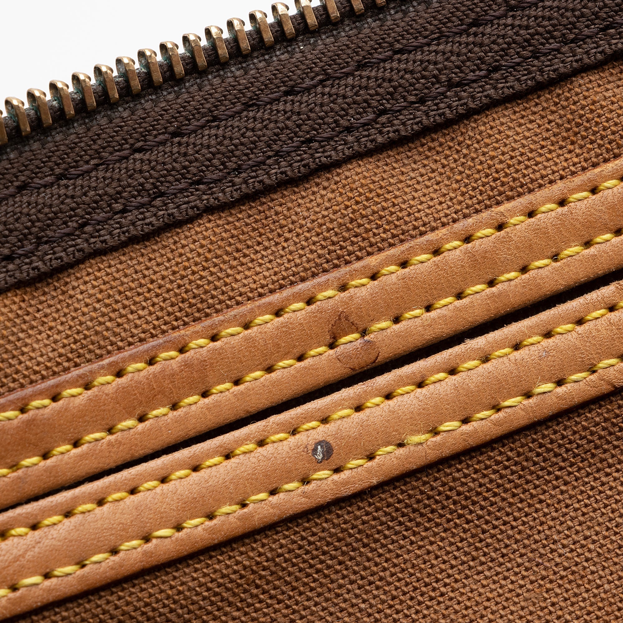 Louis Vuitton Vintage Monogram Canvas Speedy 40 Satchel (SHF-22735) - Image 18