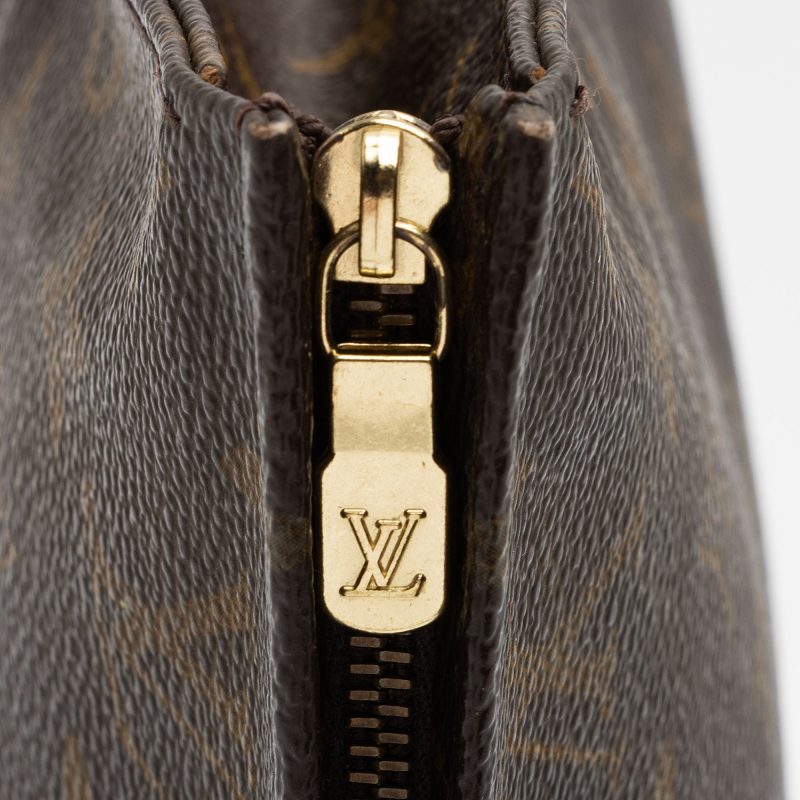 Louis Vuitton Vintage Monogram Canvas Toiletry Pouch 26 (SHF-MCLZys) - Image 6