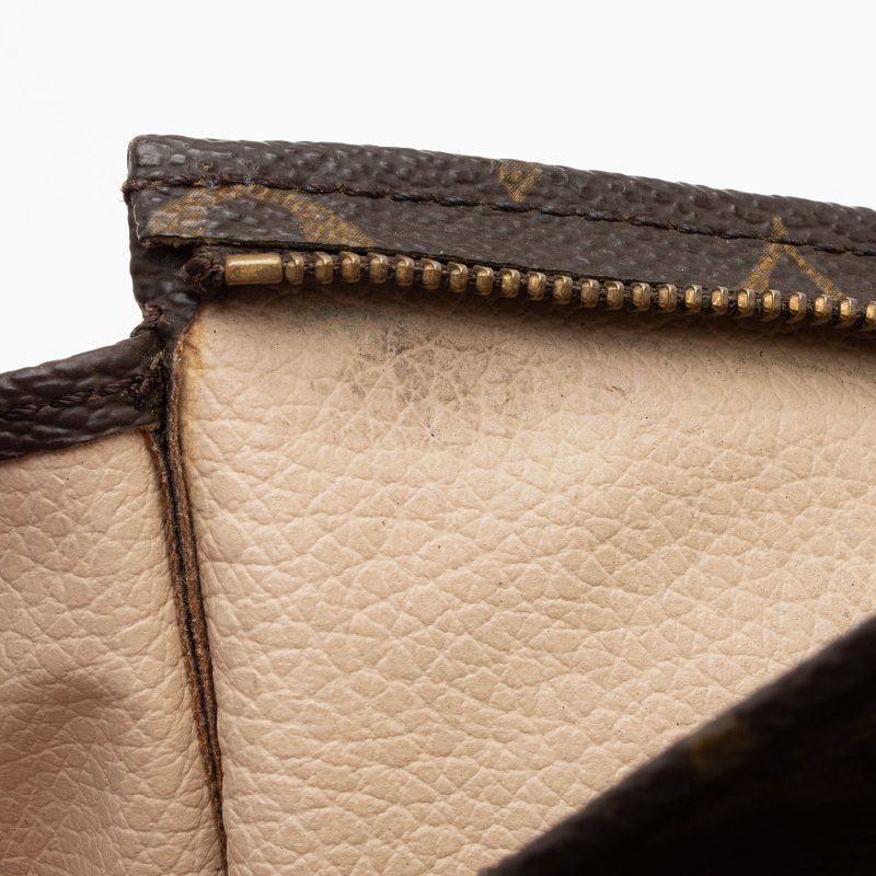 Louis Vuitton Vintage Monogram Canvas Toiletry Pouch 26 (SHF-MCLZys) - Image 7