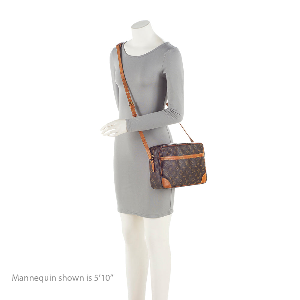 Louis Vuitton Vintage Monogram Canvas Trocadero 27 Shoulder Bag (SHF-22092) - Image 4