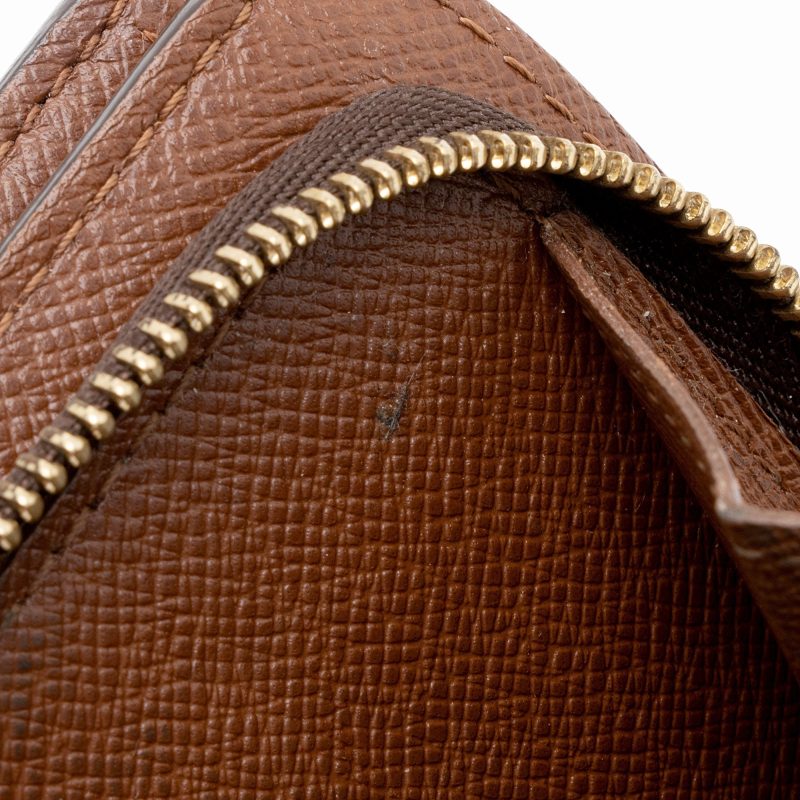 Louis Vuitton Vintage Monogram Canvas Zipped Compact Wallet (SHF-l3w9oX) - Image 11