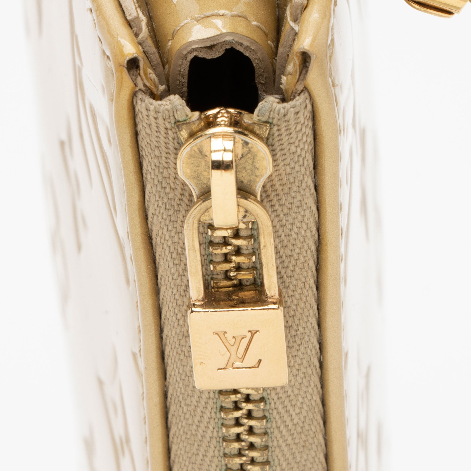 Louis Vuitton Vintage Monogram Vernis Lexington Pochette (SHF-PCMpzr) - Image 8