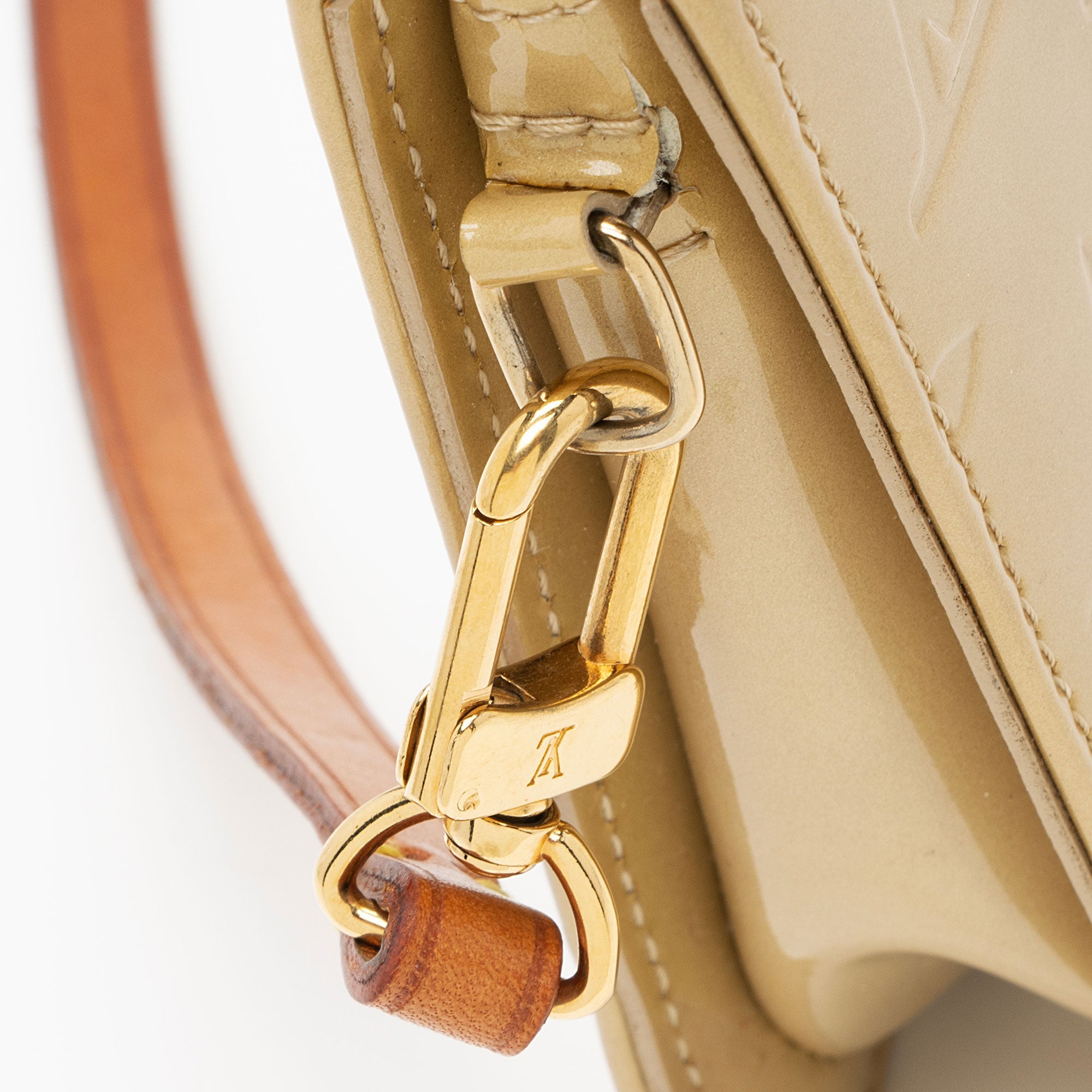 Louis Vuitton Vintage Monogram Vernis Lexington Pochette (SHF-PCMpzr) - Image 9