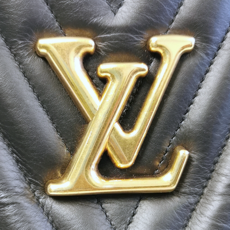 Louis Vuitton New Wave Chain Tote Bag - Image 10