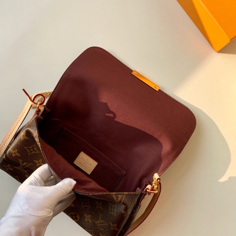 Louis Vuitton Favorite PM Monogram Canvas - Image 6