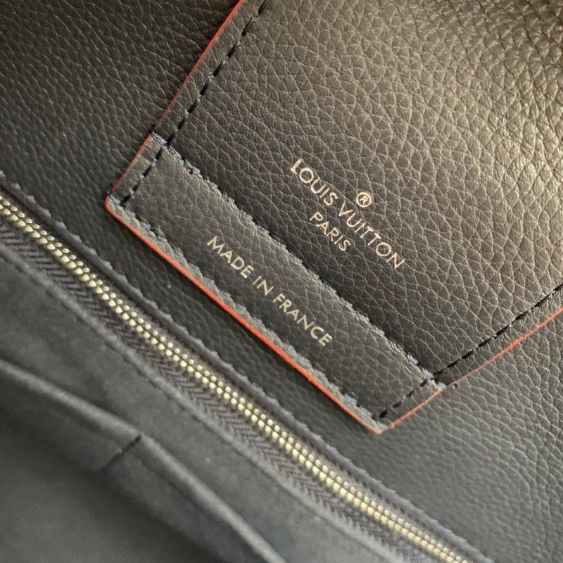 Louis Vuitton LOCKME DAY BAG - Image 5