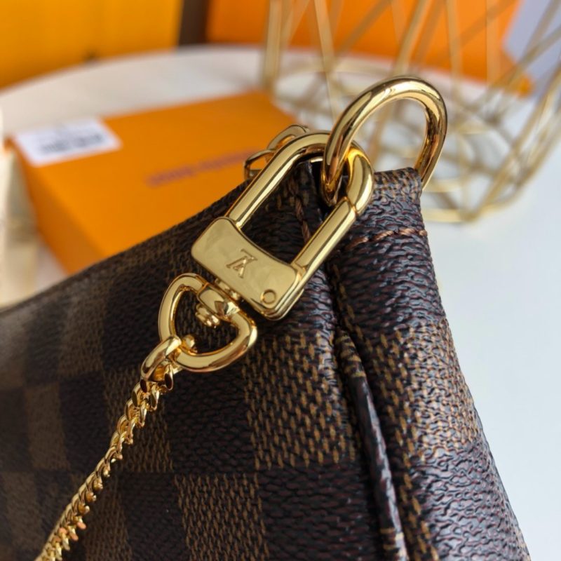 Louis Vuitton mini pochette accessoires - Image 4