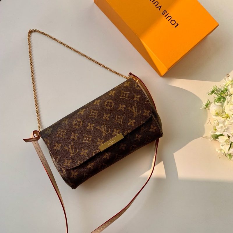 Louis Vuitton Favorite PM Monogram Canvas - Image 9