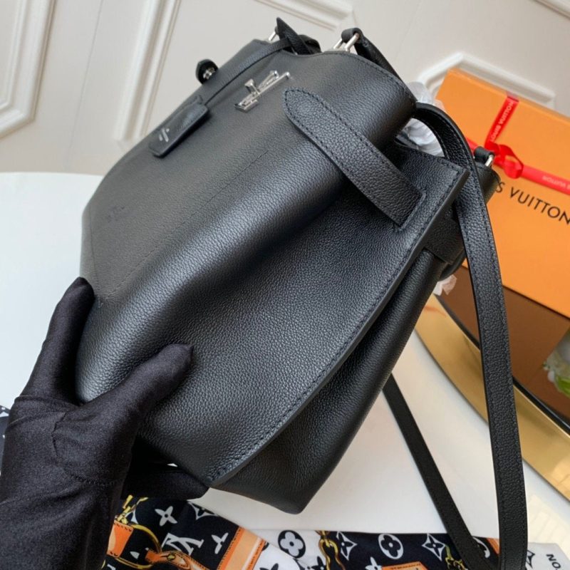 Louis Vuitton LOCKME DAY BAG - Image 7