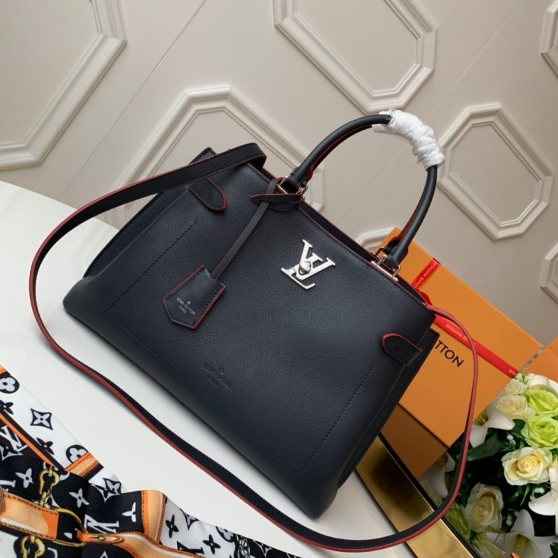 Louis Vuitton LOCKME DAY BAG - Image 8