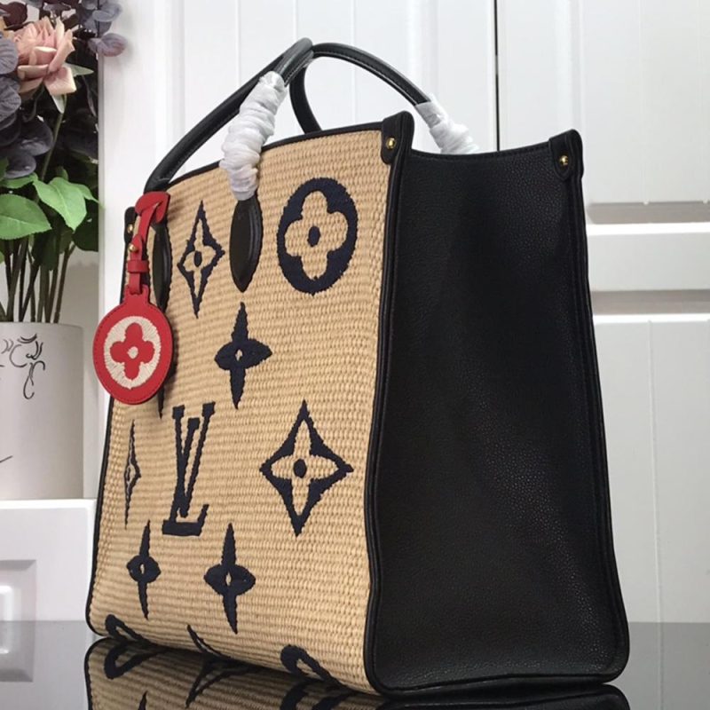 Louis Vuitton ON THE GO GM - Image 8