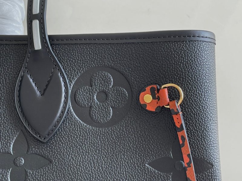 Louis Vuitton Neverfull MM Bag - Image 5