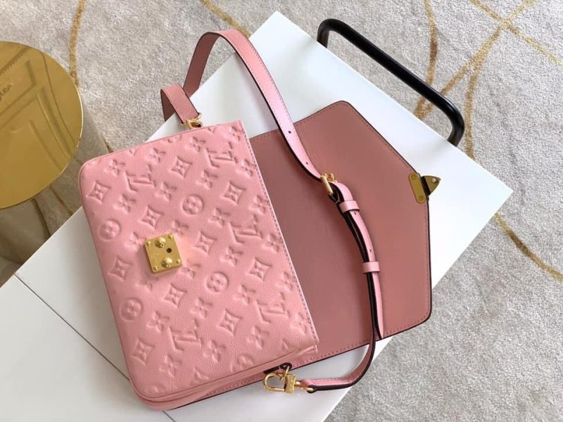 Louis Vuitton Pochette Metis Bag - Image 4