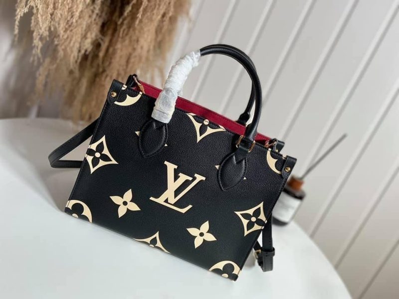 Louis Vuitton OnTheGo MM Tote Bag - Image 3