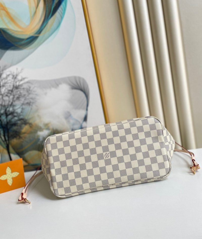Louis Vuitton Neverfull MM  Tote Bag - Image 6