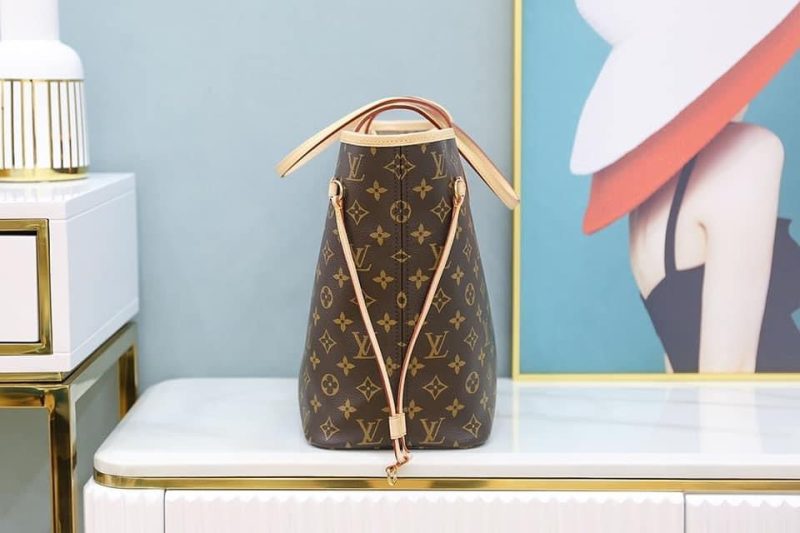 Louis Vuitton Neverfull MM Tote Bag - Image 3