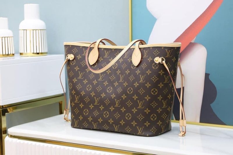 Louis Vuitton Neverfull MM Tote Bag - Image 5