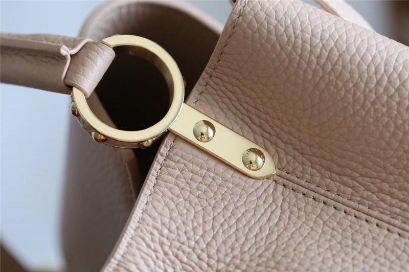 Louis Vuitton Capucines MM Bag - Image 5