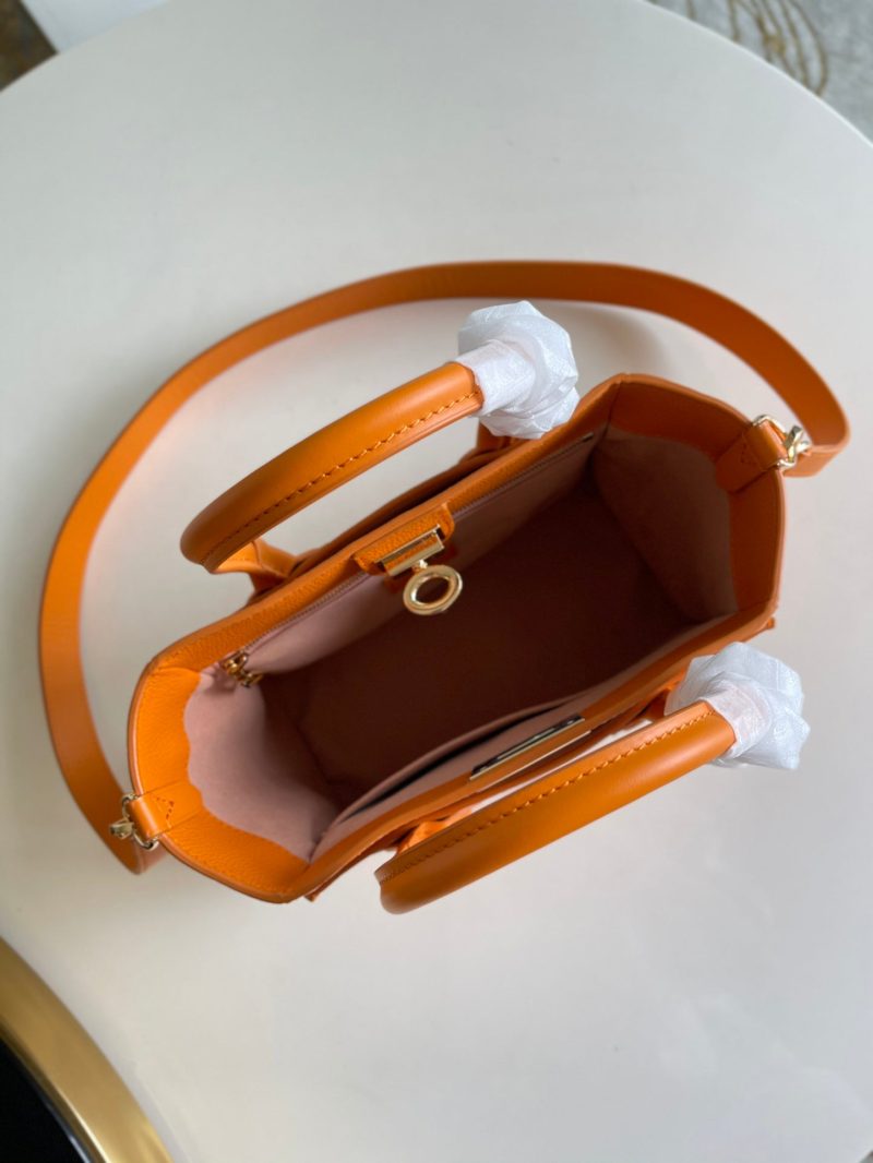 Louis Vuitton On My Side PM Bag - Image 7