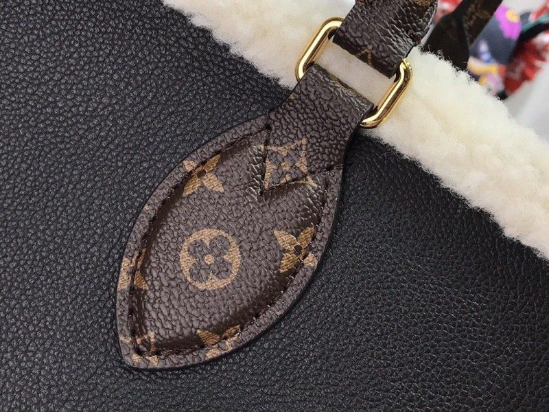 Louis Vuitton OnTheGo GM Tote Bag - Image 5