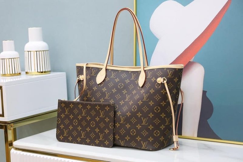 Louis Vuitton Neverfull MM Tote Bag - Image 4