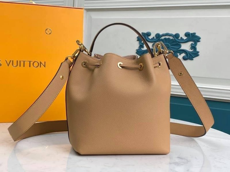 Louis Vuitton Lockme Bucket Bag - Image 3