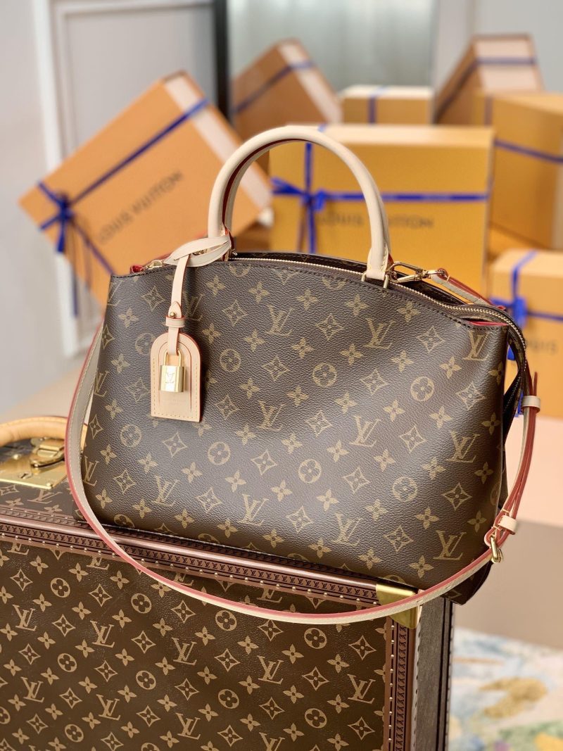 Louis Vuitton Grand Palais Bag - Image 8