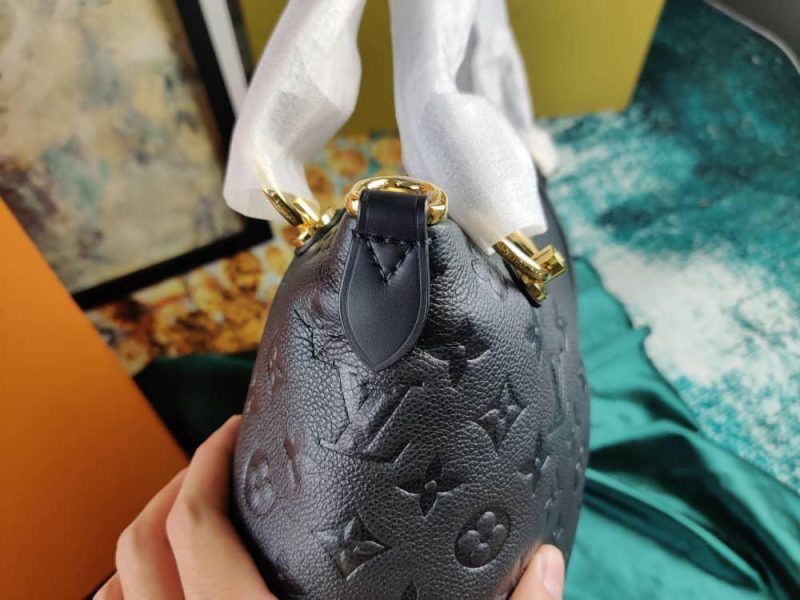 Louis Vuitton V Tote BB Bag - Image 7