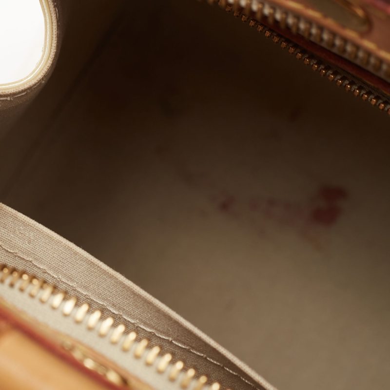Louis Vuitton Blanc Corail Monogram Vernis Brea GM Bag - Image 8
