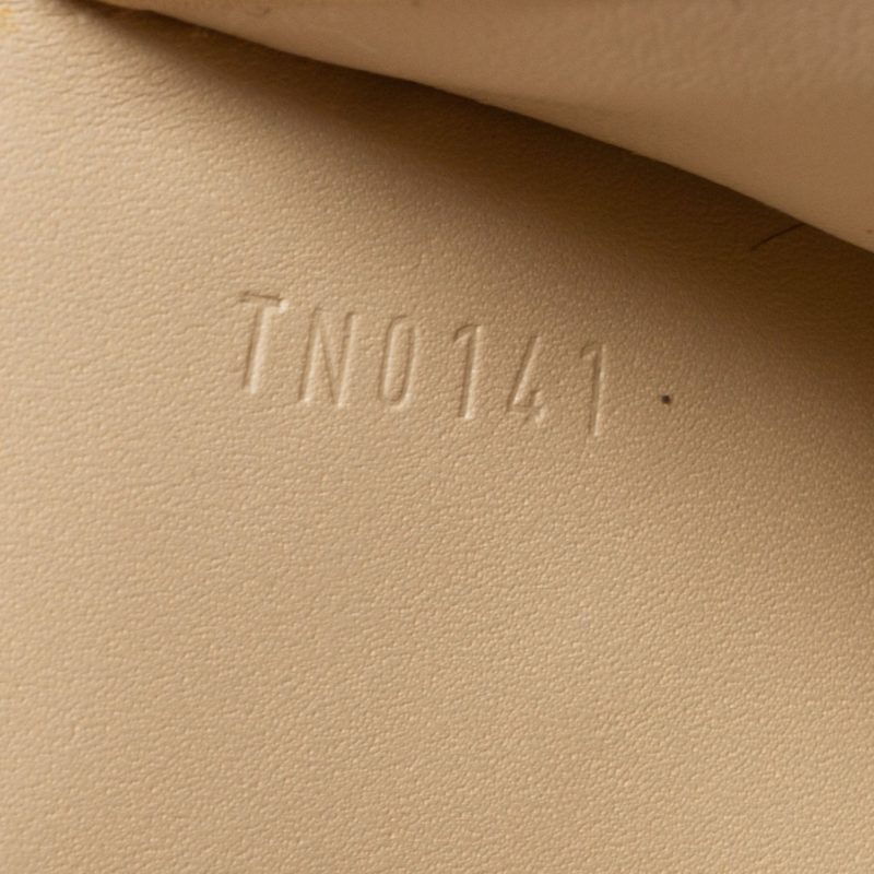 Louis Vuitton Blanc Corail Monogram Vernis Leather Sarah Wallet - Image 8